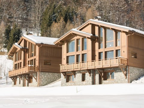 White Blankets Apartment in Megève