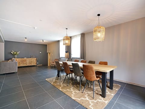 Yellow Warbler Apartment in Venlo