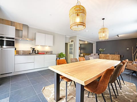 Yellow Warbler Apartment in Venlo