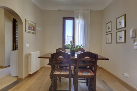 Un Bacio  Condo in Florence