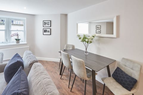 Tender Blue Apartment in Harrogate