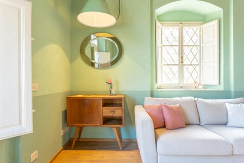 Pistachio & Almond Apartment in Lucca