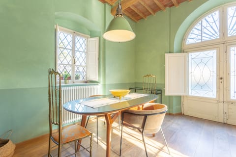 Pistachio & Almond Apartment in Lucca