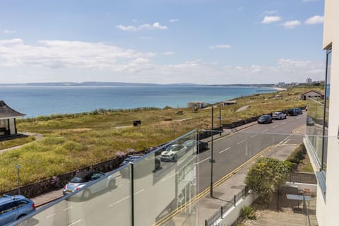 Take Me to My Beach Apartment in Bournemouth