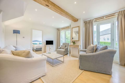 Honey Stone Cottage Apartment in Cotswold District