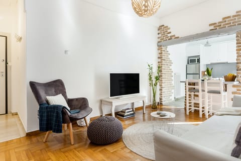 Brick & Honey Apartment in Athens