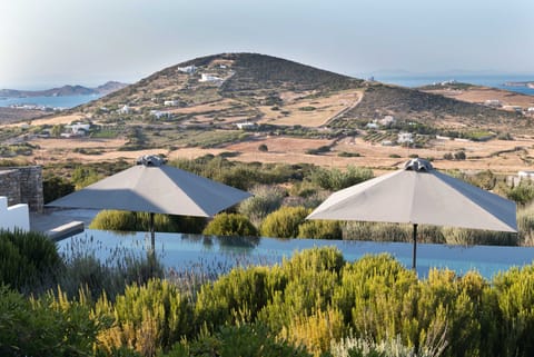 Art by the Sea Villa in Paros, Greece