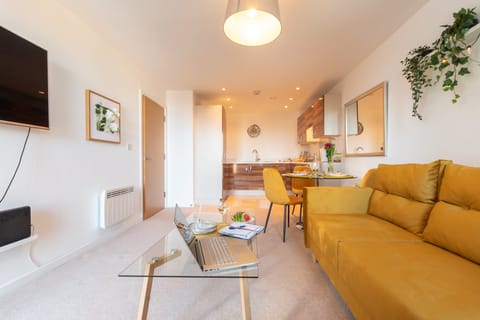 Golden South  Apartment in Southampton