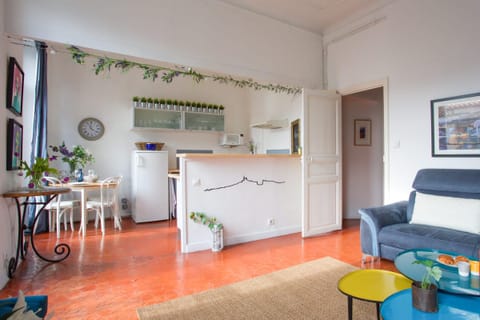 French Zen Apartment in Marseille