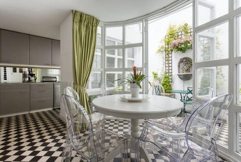 Montagues & Capulets Condominio in City of Westminster