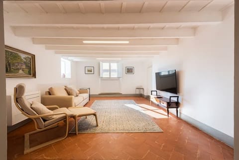 Terracotta & White Wood Apartment in Florence