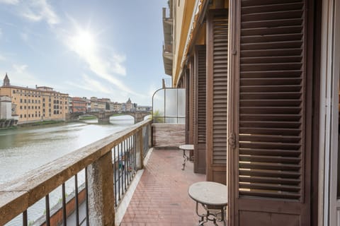 Astride the Arno Apartment in Florence