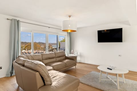 White Walian Apartment in Saundersfoot