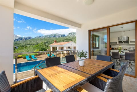 Sing Me the Sea Apartment in Seline