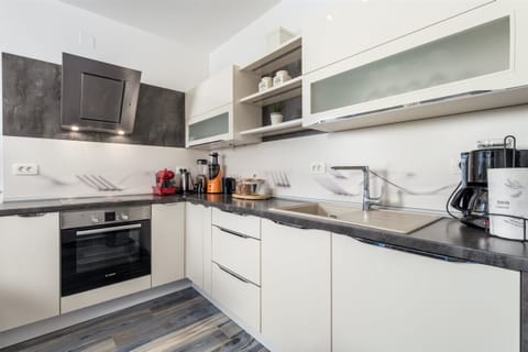 Sing Me the Sea Apartment in Seline