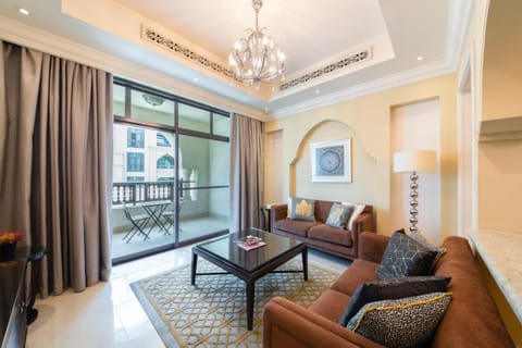 The Golden Leaf Apartment in Dubai