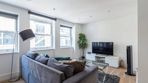 Campanula Apartment in London Borough of Ealing