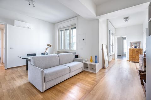Luminous Milano Apartment in Milan