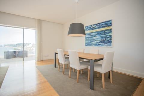 Just Around the Riverbend Condo in Vila Nova de Gaia