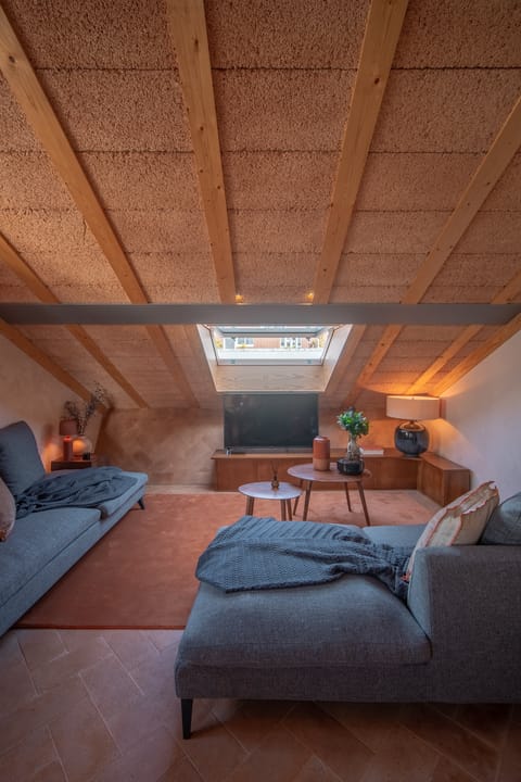 Wild Wood Apartment in Porto