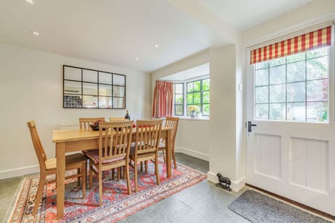 Enchanted Cottage Apartment in Wychavon District