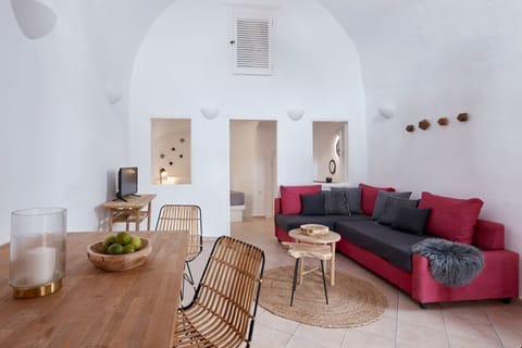 Peach Rays Apartment in Oia