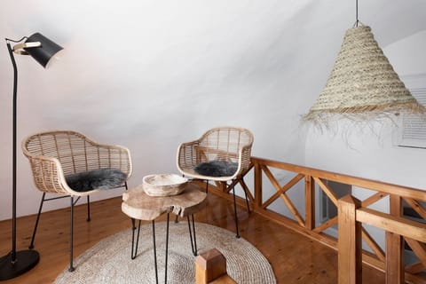 Peach Rays Apartment in Oia