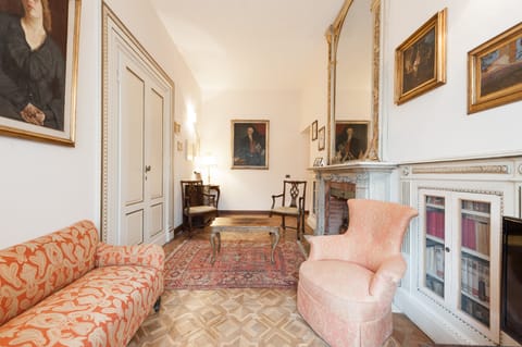 The Artist's Collection Apartment in Florence