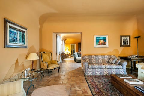 Soft Peach Apartment in Marsala