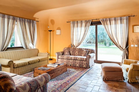 Soft Peach Apartment in Marsala