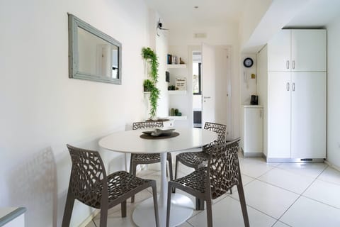 Obsidian Odyssey Apartment in Acireale