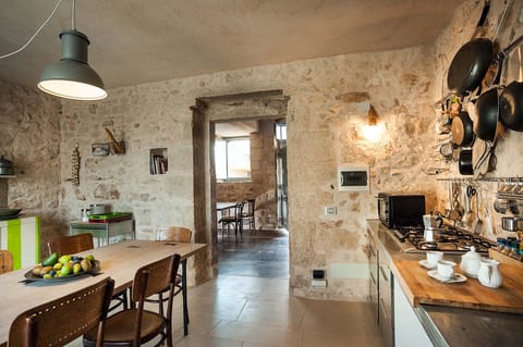 The Artist's Stone Studio Apartment in Sicily