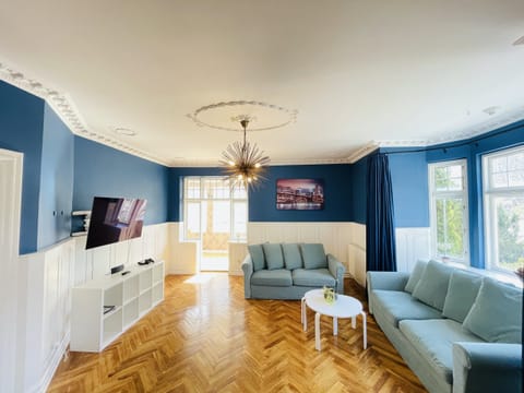 Sweet Sapphire Apartment in Aalborg