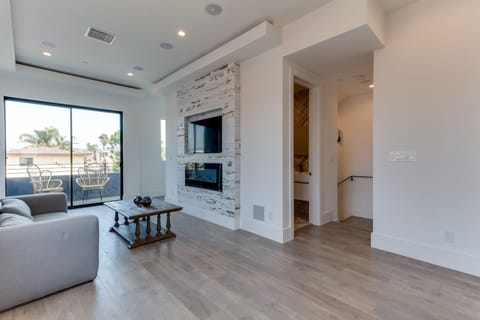 L.A. Dreamin' Apartment in San Fernando Valley