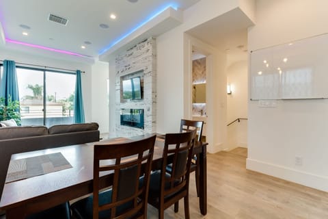 Los Angeles, I'm Yours Condo in San Fernando Valley