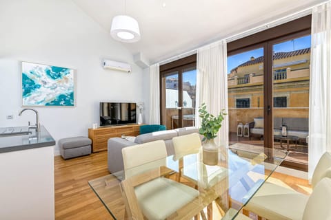 Art & Glass Apartment in Malaga