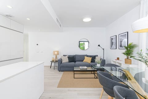 Simply White  Apartment in Malaga