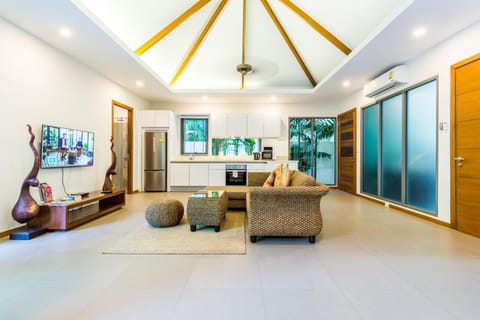 Tropical Zen Apartment in Rawai