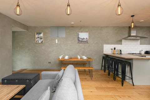 Ivy & Light Apartment in City of Westminster