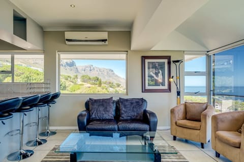 Camping over the Bay Condo in Camps Bay