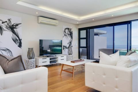 A Picture of Glory Condo in Camps Bay