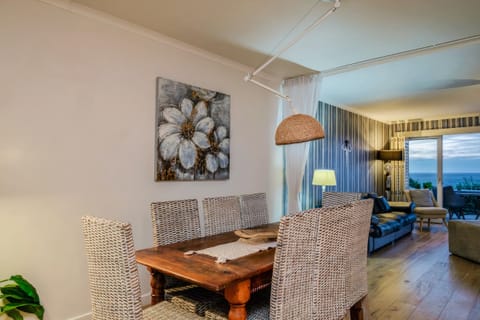 Atlantic Sunset Apartment in Camps Bay