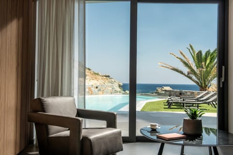 Beachfront Jewel Apartment in Crete