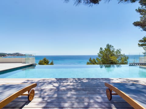 To Infinity And Toulon Villa in La Seyne-sur-Mer