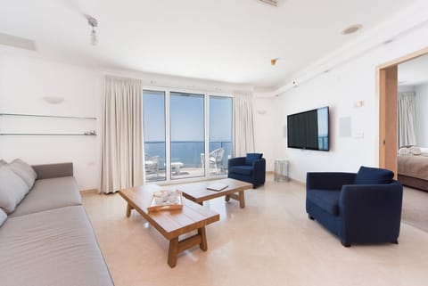 Where The City Meets The Sea Apartment in Tel Aviv-Yafo