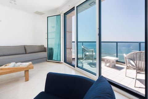 Where The City Meets The Sea Apartment in Tel Aviv-Yafo