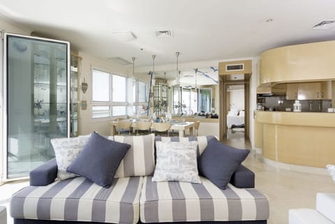 Skyline Waltz Condo in Tel Aviv-Yafo