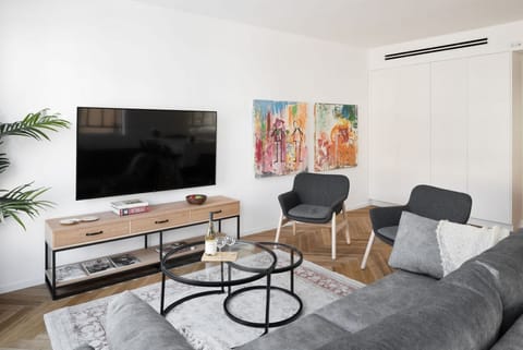 Surrounded by the Light Apartment in Tel Aviv-Yafo