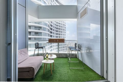 Cloudy Lemonade Condo in Tel Aviv-Yafo