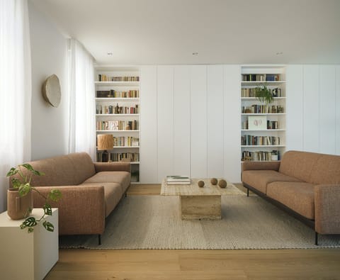 Crisp Minimalism Apartment in Madrid